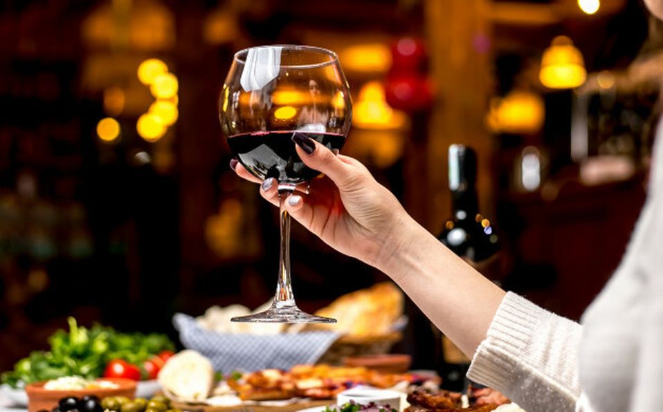 El mejor vino para tu evento de hoy, puede que no sea el mejor para la ocasión de mañana (Freepik)