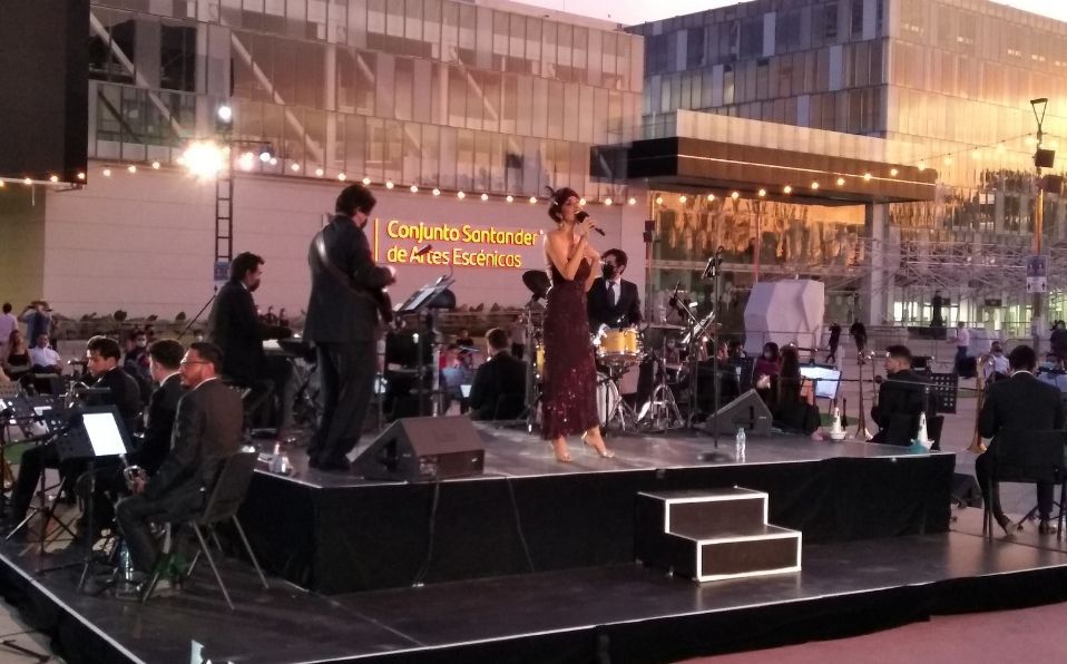 Klaus Mayer Big Band (Andrea Rodriguez)